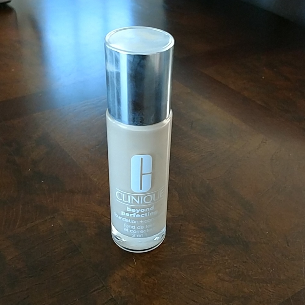 Clinique beyond perfecting fondation